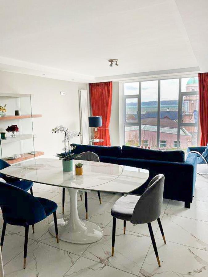Modern Luxurious Apartment W/ Patio Balcony & View Jordanstown Exterior foto
